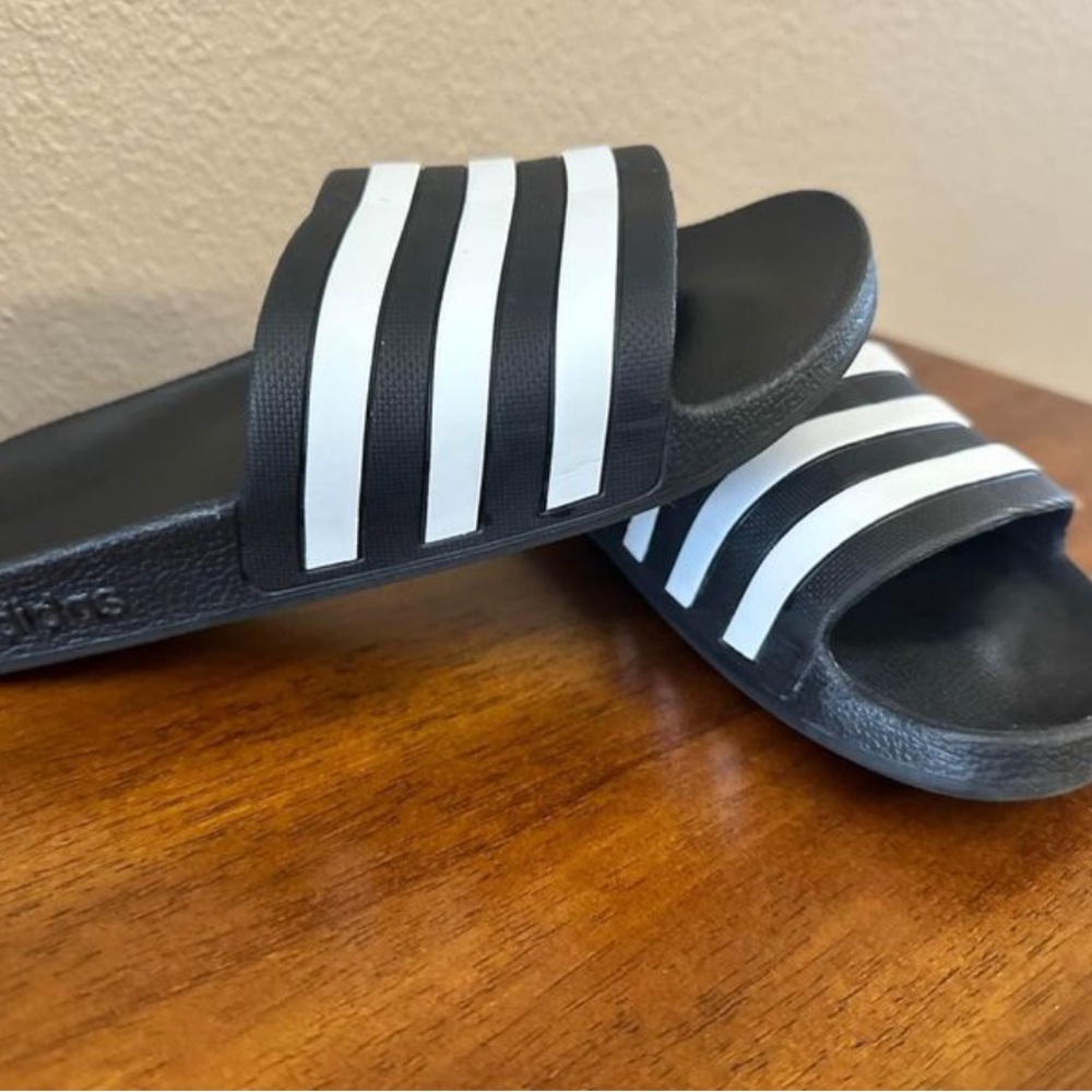 Adidas Slides size 8 women’s 7 men’s